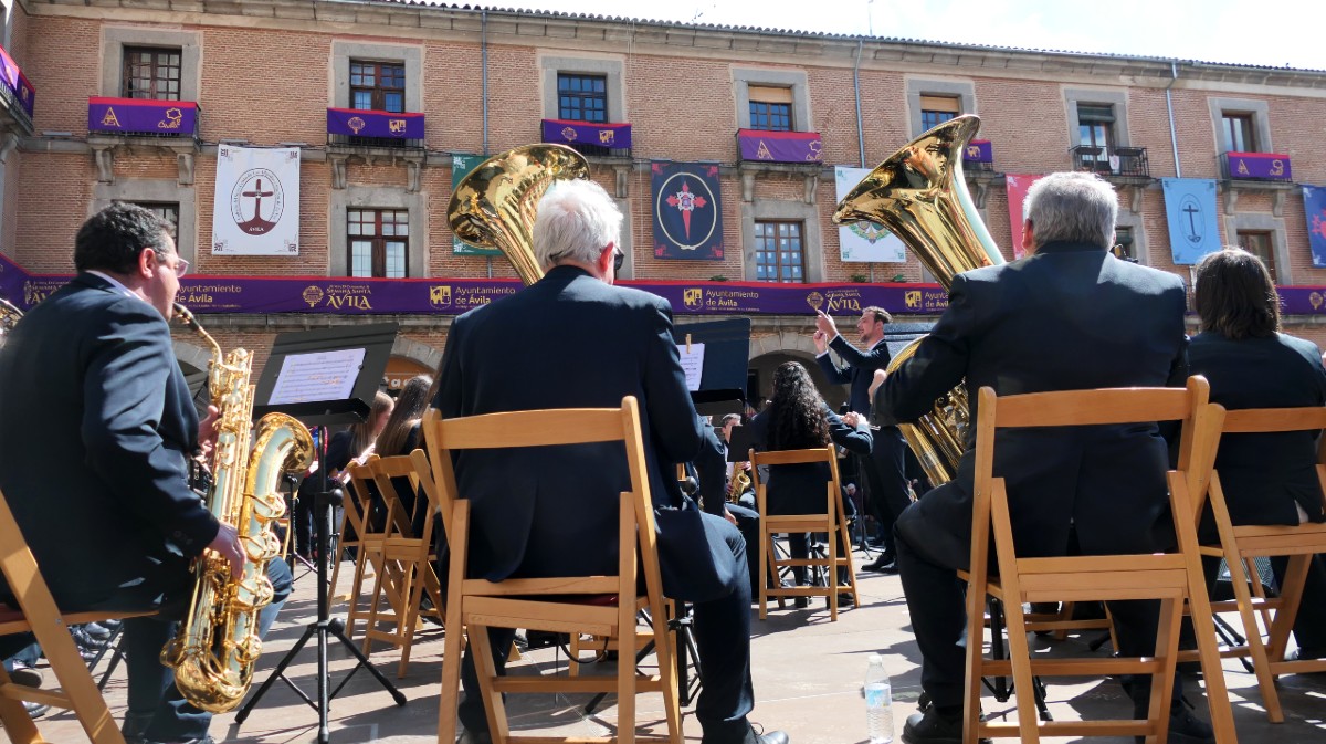 FOTOS | Bandas que calientan motores