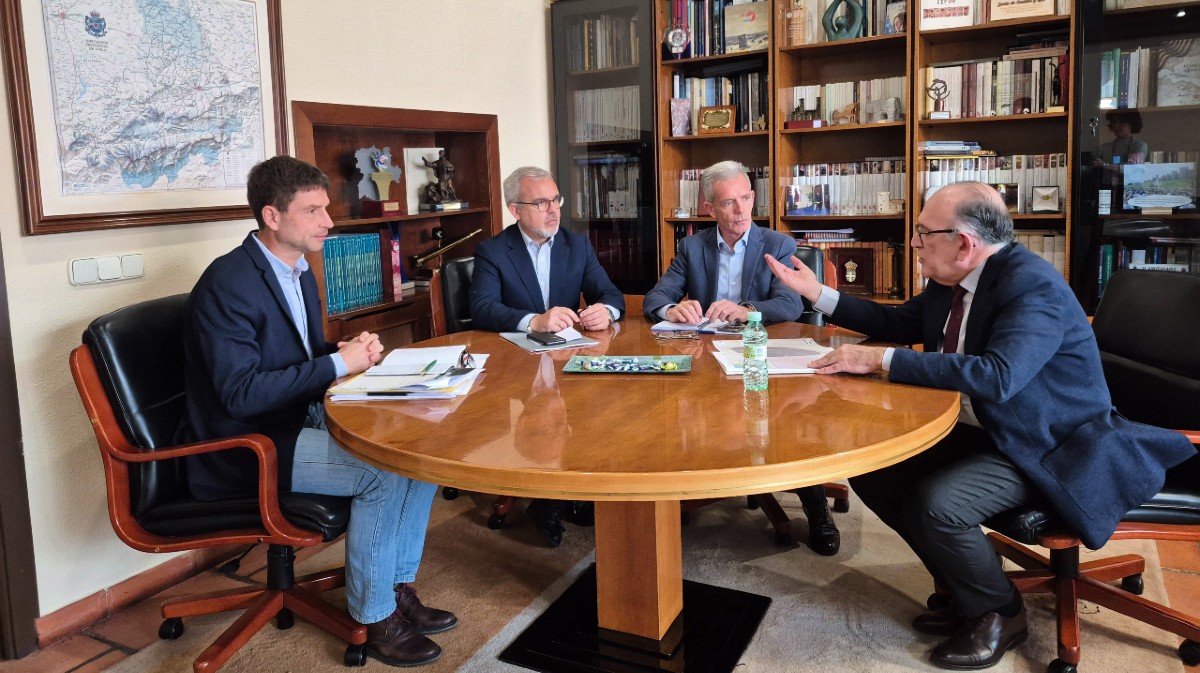 Los empresarios de Vicolozano y la Junta analizan la situación del polígono