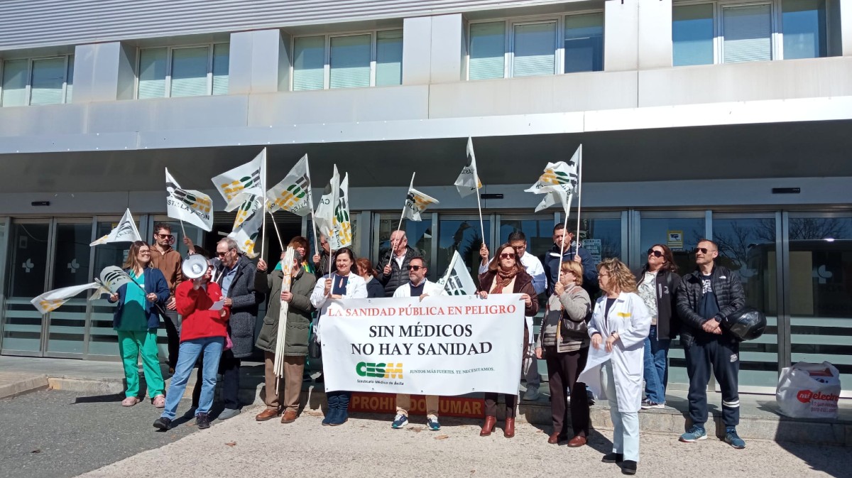 Concentraci&oacute;n de m&eacute;dicos, el lunes.