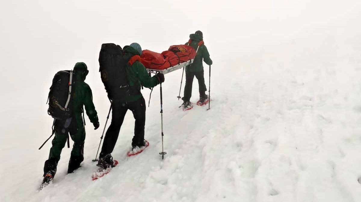 VÍDEO | Tres montañeros con hipotermia son auxiliados de madrugada en Gredos