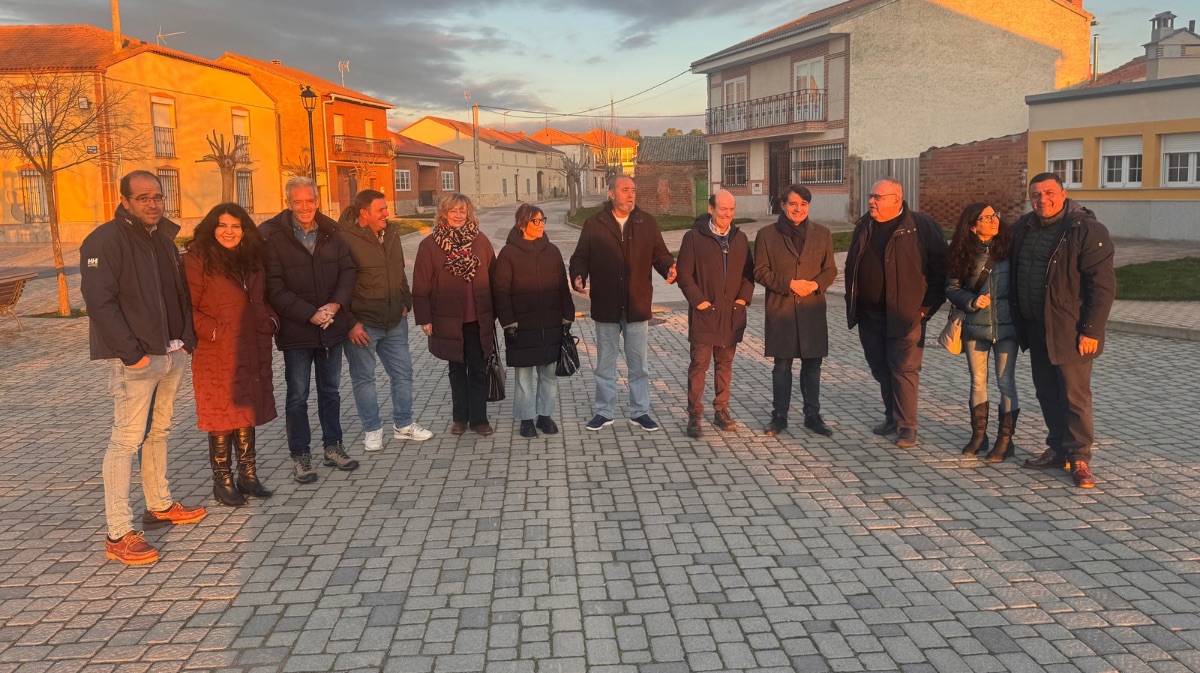 Representantes del PP visitan Pajares de Adaja