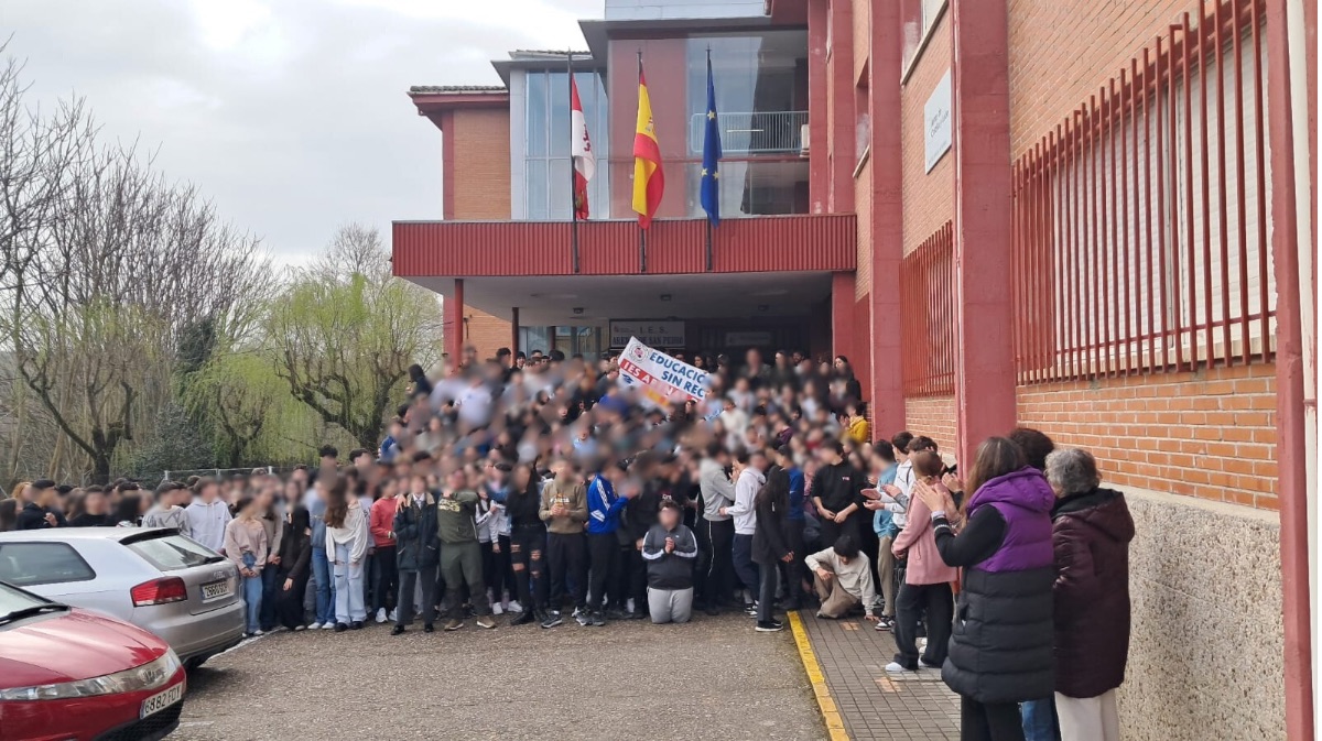 Protesta de alumnos de Arenas, el jueves.