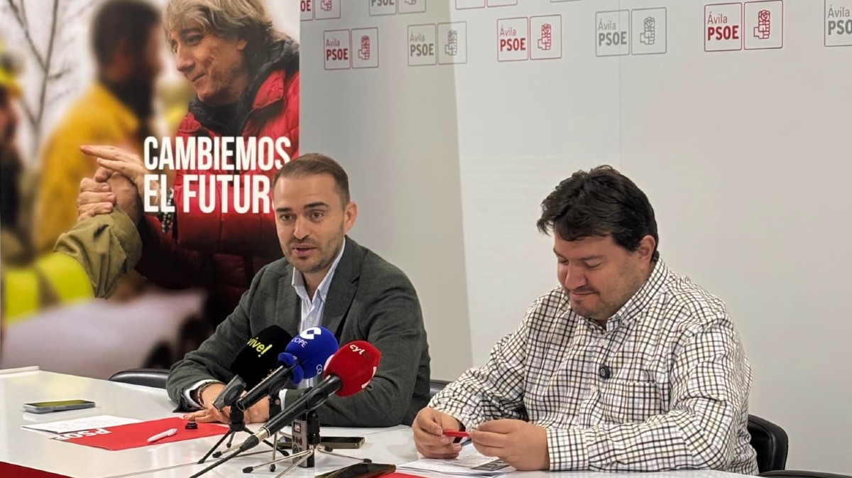 Manuel Arribas e Iv&aacute;n Zazo en rueda de prensa.