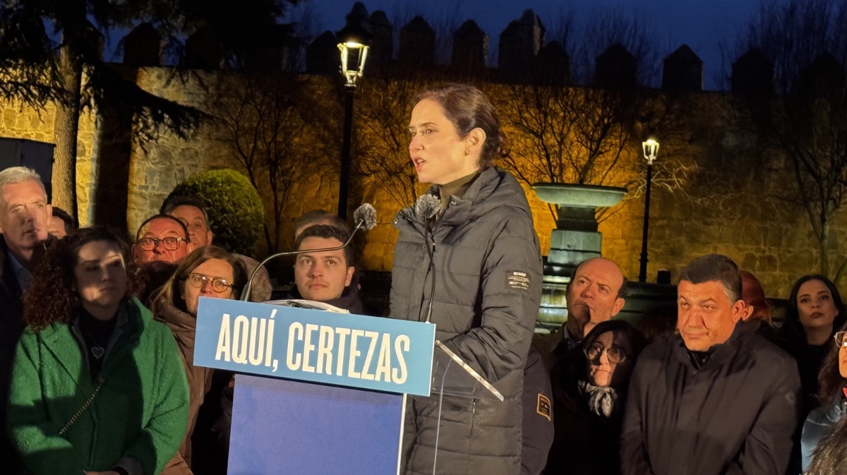 Ayuso acusa a Sánchez de “intentar impedir la alternancia política” en España con el “período más autoritario”