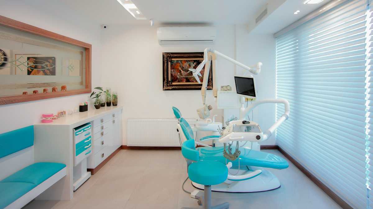 La importancia de elegir bien los suministros dentales en la práctica clínica moderna