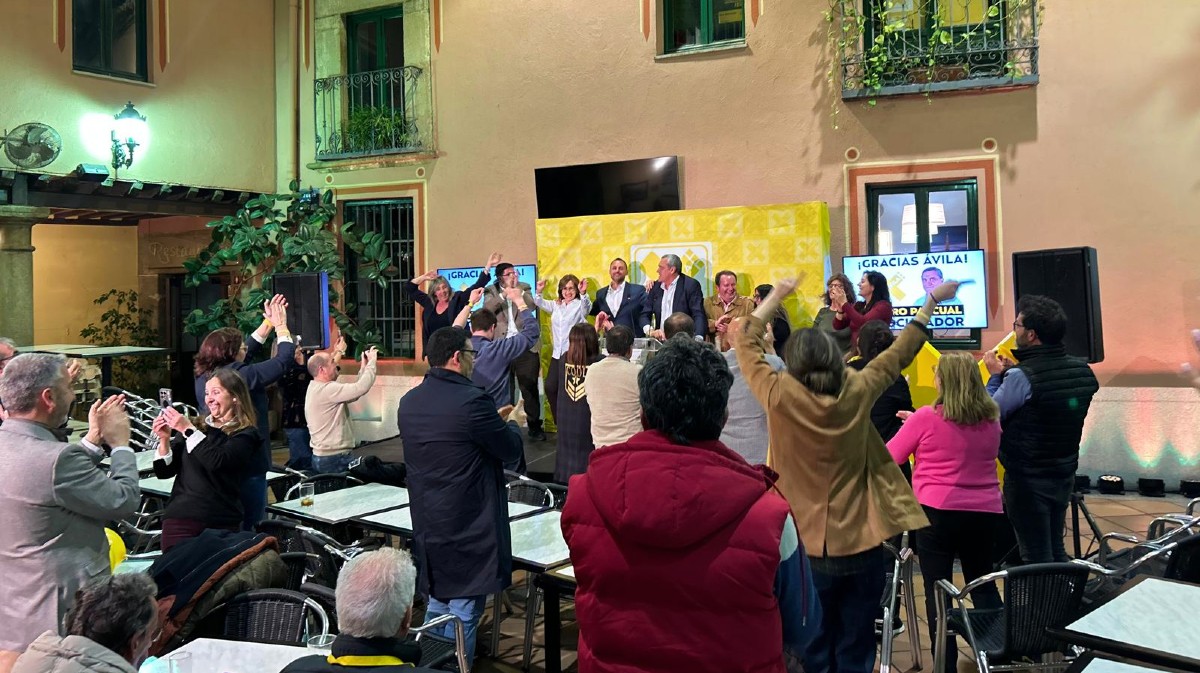 Noche electoral de Por &Aacute;vila.