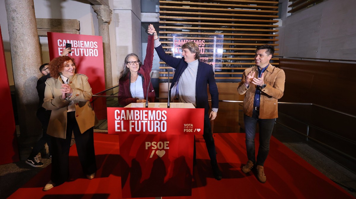 Carmen Iglesias y Carlos Mart&iacute;nez en el mitin del viernes.