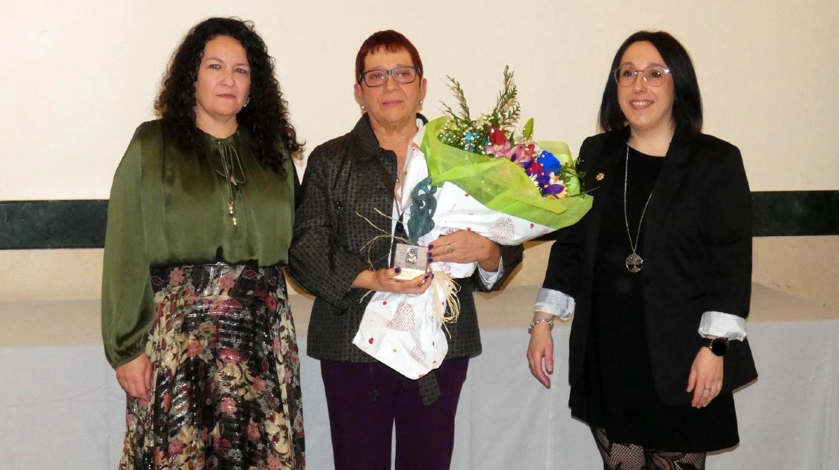 Carmen S&aacute;nchez Fonseca recibe la distinci&oacute;n de Enfermera del A&ntilde;o.