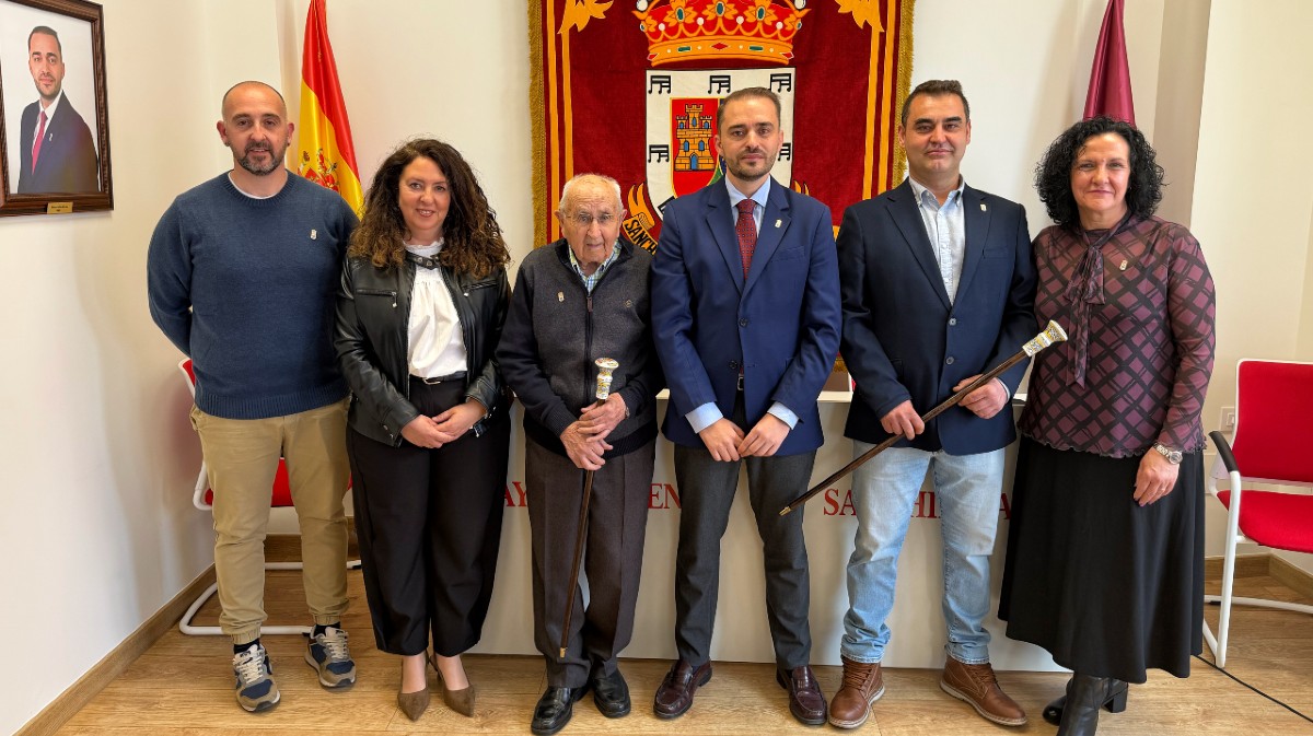 Homenaje y relevo del juez de paz de Sanchidri&aacute;n.