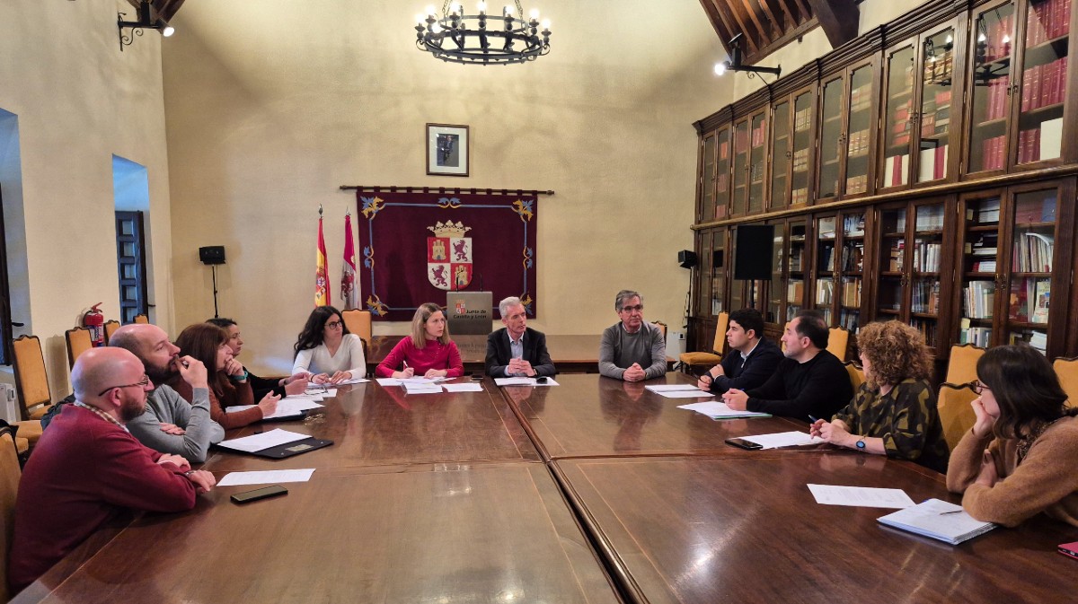 Impulso a las actuaciones encaminadas a mejorar la atención y organización de la Junta