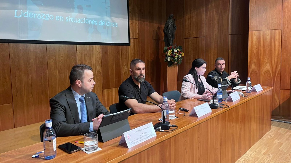 El exGEO Pelayo Gayol en la UCAV.
