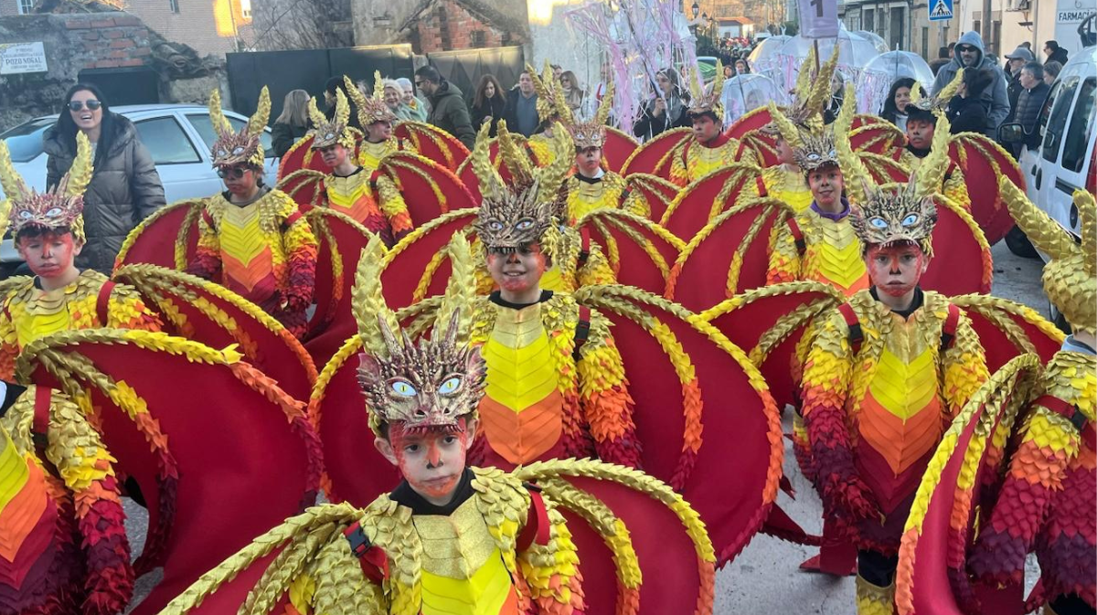 Los integrantes de la comparsa infantil 'Dragones pelones'