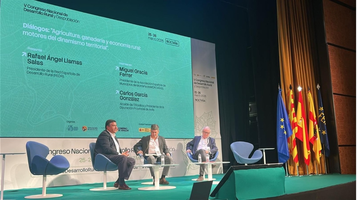 El presidente de la Diputación apuesta por dignificar el sector primario como un activo estratégico