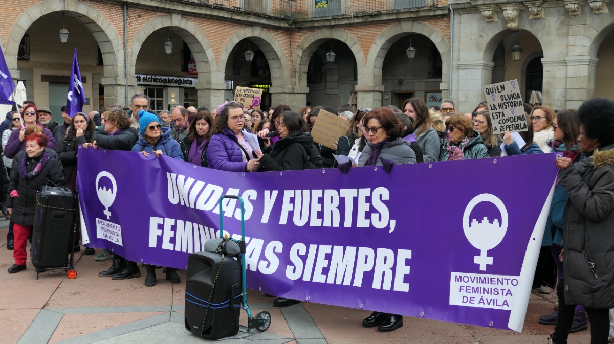Mnaifestaci&oacute;n del 8M en &Aacute;vila.