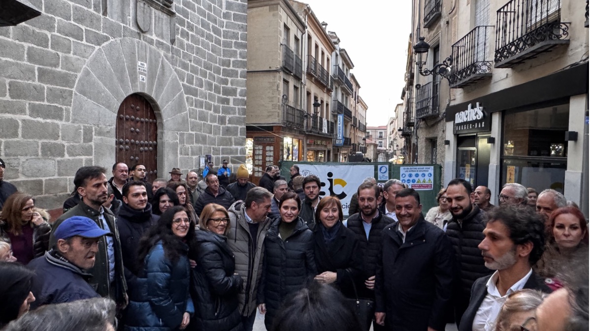Isabel D&iacute;az Ayuso recorre el centro de la capital