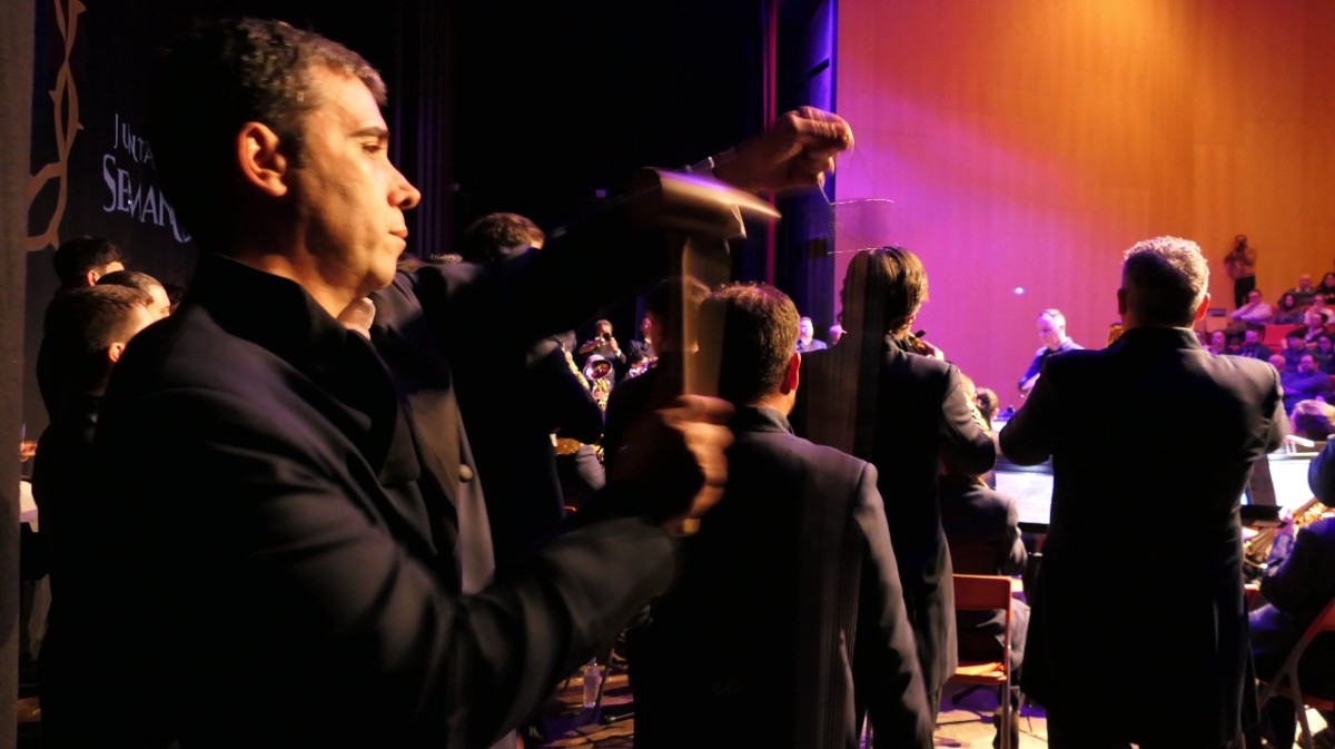 Banda del Amarrado en el preg&oacute;n de Semana Santa.