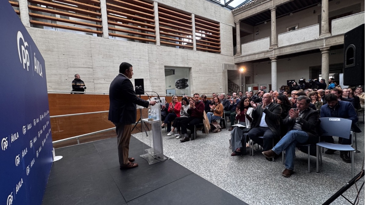 Reuni&oacute;n del comit&eacute; de campa&ntilde;a del Partido Popular de &Aacute;vila