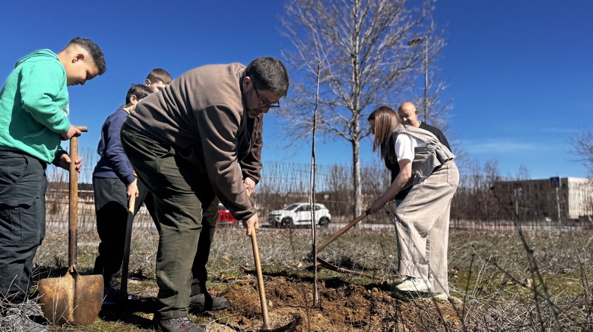 Plantaci&oacute;n de &aacute;rboles por el D&iacute;a Forestal Mundial