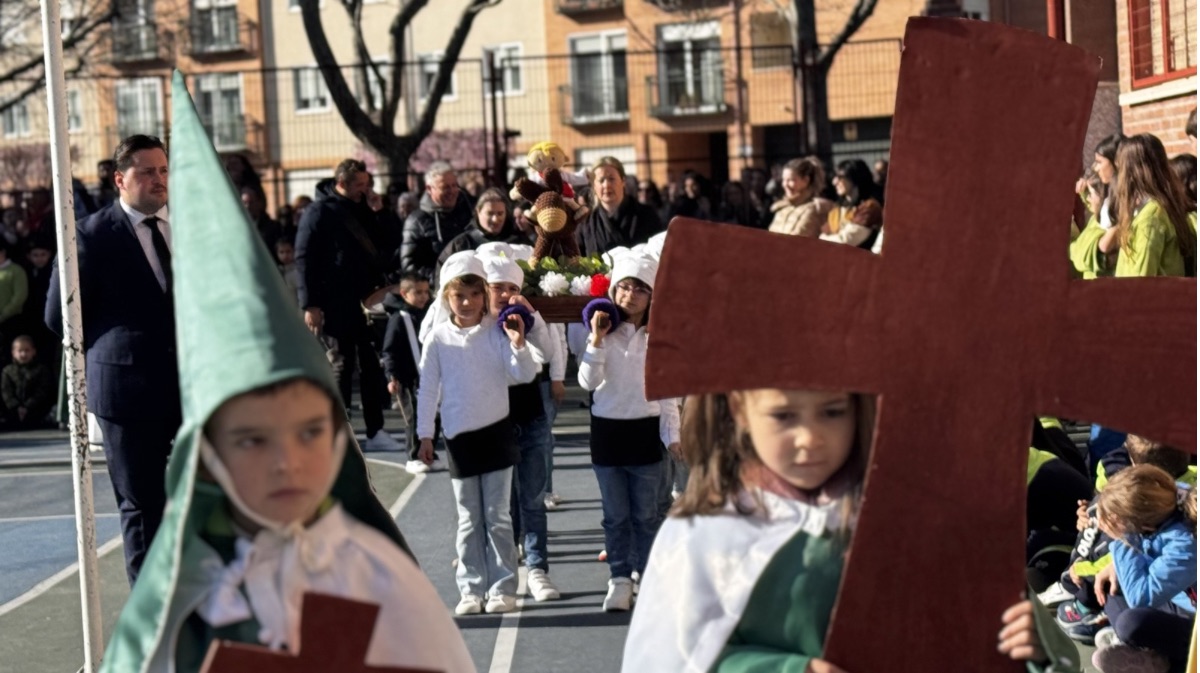 Procesi&oacute;n de La Borriquilla en el colegio Pablo VI