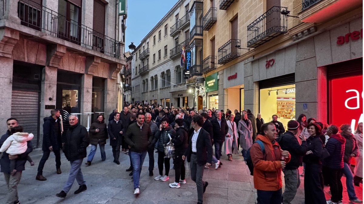 Isabel D&iacute;az Ayuso recorre el centro de la capital