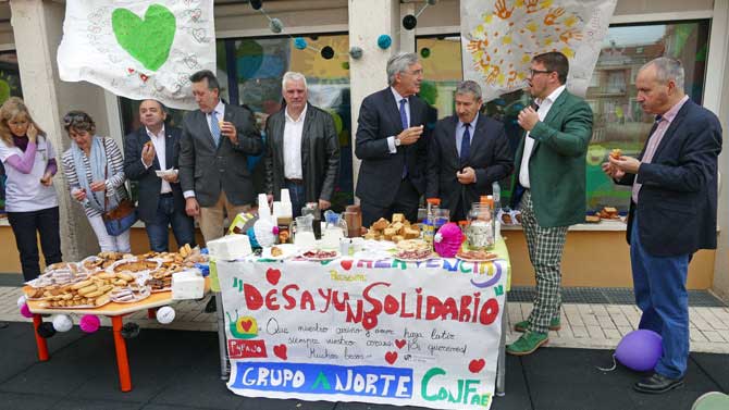 Desayuno solidario en la Escuela Infantil Las Hervencias en 2017.