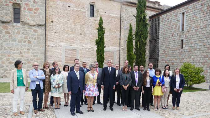 Corporación del Ayuntamiento de Ávila el día de su toma de posesión en 2015.