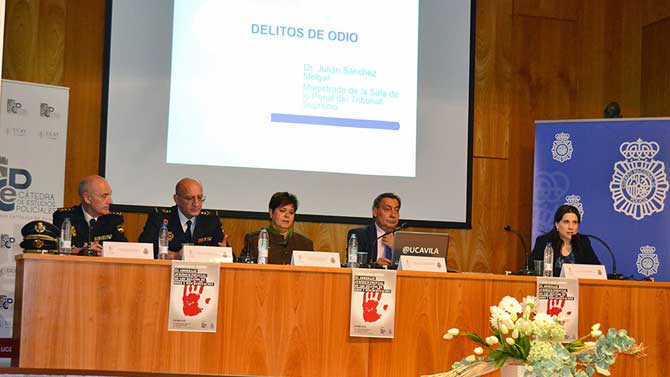 Jornada sobre delitos de odio de la UCAV y la Policía.