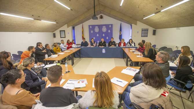 Reunión en la Comisaría con colectivos vulnerables.
