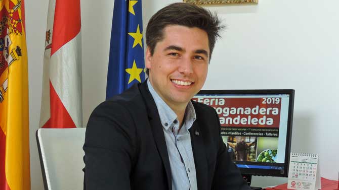 Carlos Montesino, candidato del PSOE en Candeleda.