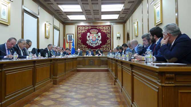 Pleno extraordinario en la Diputación.