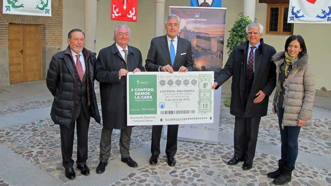 Ignacio Paradinas; Ignacio Muñoz; José Luis Rivas; Jesús Huerta y Patricia Rodríguez preesentan el sorteo de la lotería de la AECC.
