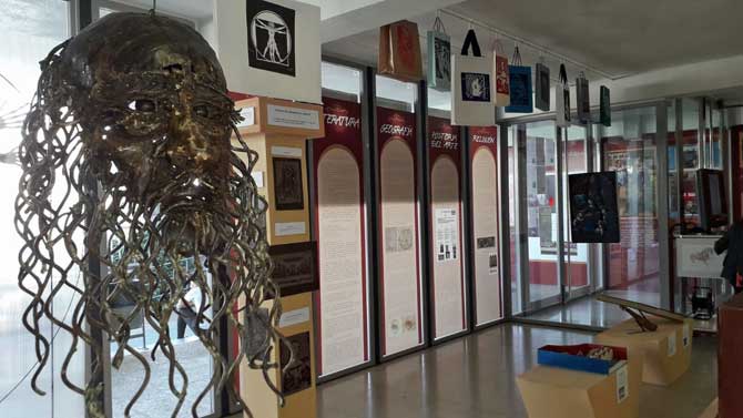 Exposición sobre Da Vinci en el IES Vasco de la Zarza.