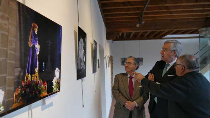 Exposición del concurso de fotografía de Semana Santa.