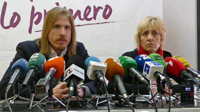 Pilar Baeza, candidata a la alcaldía de Ávila, con Pablo Fernández, candidato a la presidencia de la Junta.