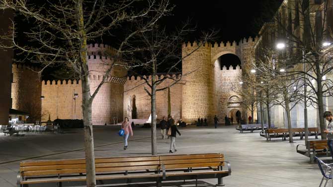 Nueva iluminación en el Mercado Grande.