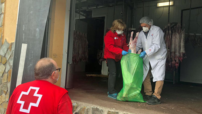 Donaci&oacute;n de cabritos a residencias de mayores.