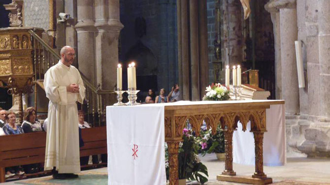 Antonio Nicolás en su ordenación como diácono.
