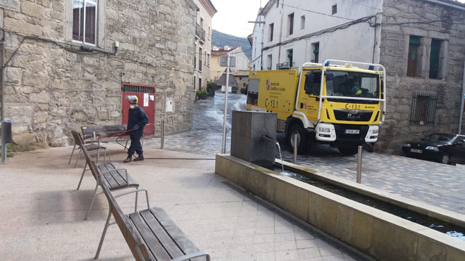 Labores de desinfección en Navarrevisca.