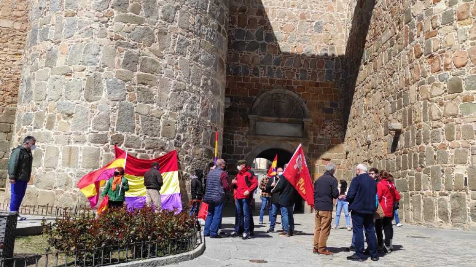 Concentración de IU con motivo del aniversario de la República.