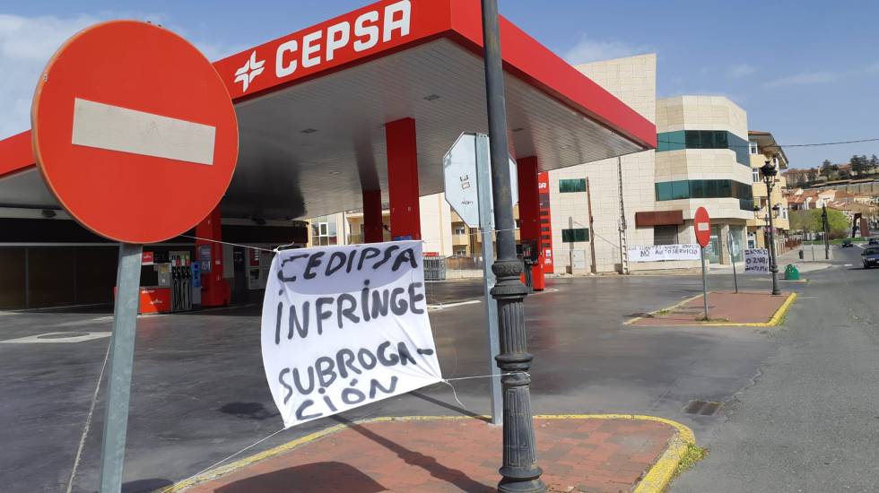 Segunda jornada de huelga en la estación de servicio Sonsoles.