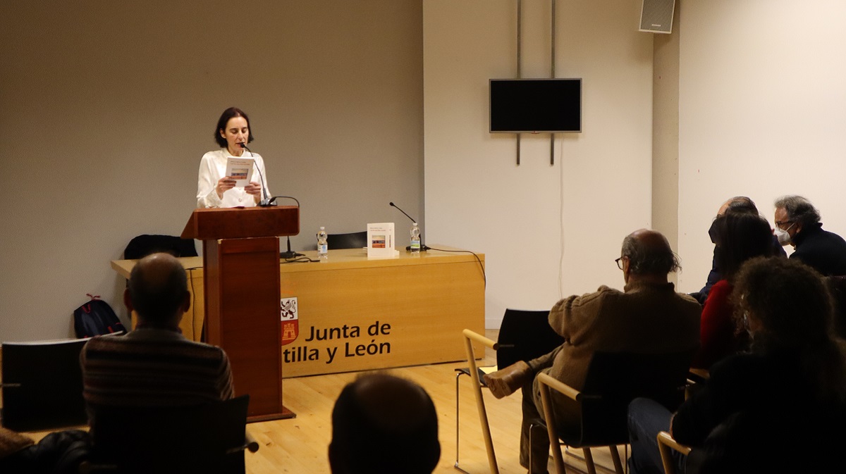 La poeta madrileña Mónica Gabriel y Galán ofrece una charla en la Biblioteca Pública de Ávila.