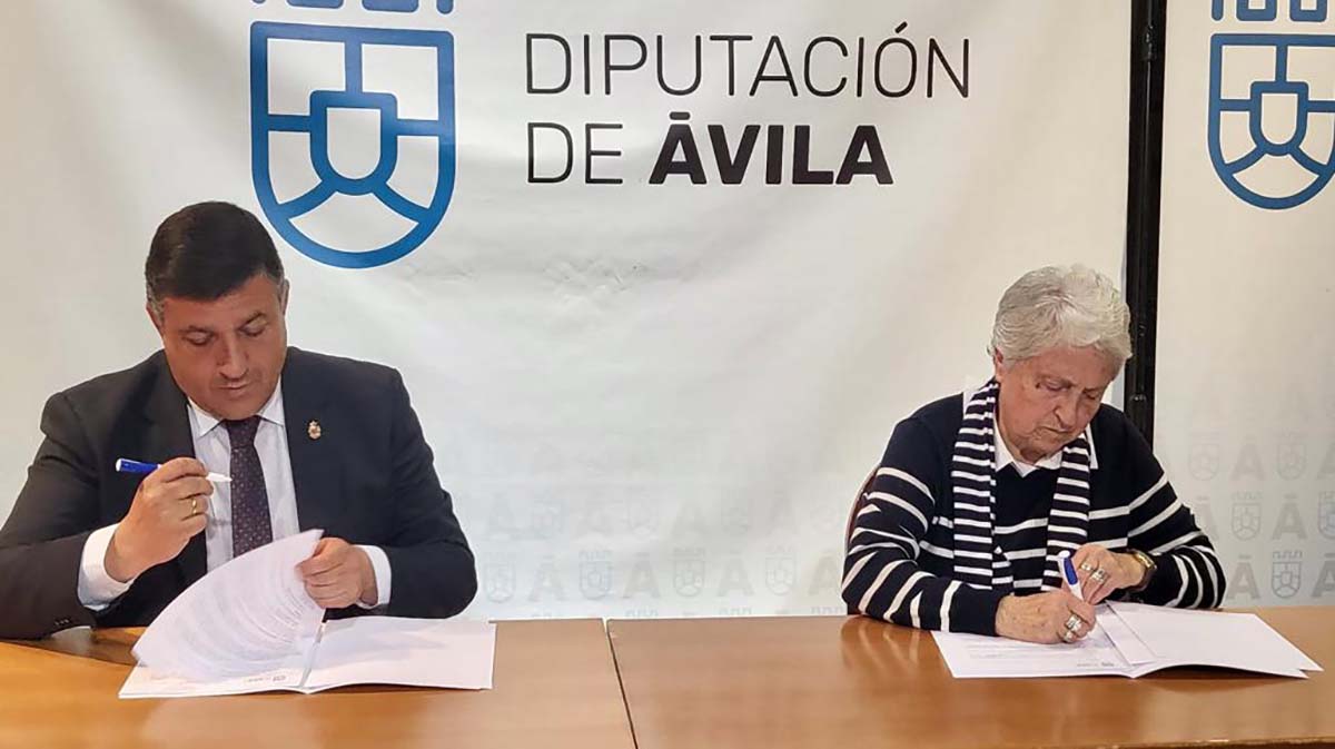 Carlos García, presidente Diputación Ávila e Inmaculada Martín, presidenta Unión Democrática de Pensionistas y Jubilados