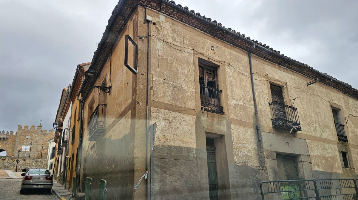 Edificio de la callle Empedrada del que se tramita la declaración de ruina.
