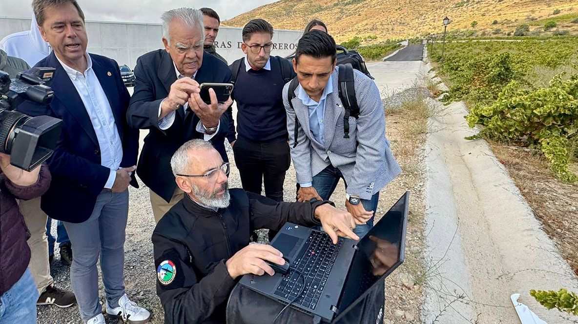 Prueba de drones en un viñedo de Cebreros en 2024.