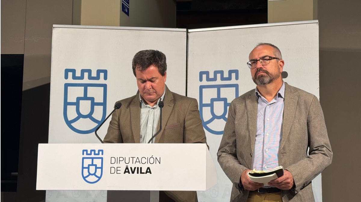Jesús Martín y Ángel Poveda, en la presentación del proyecto para facilitar el traspaso de negocios en el medio rural.