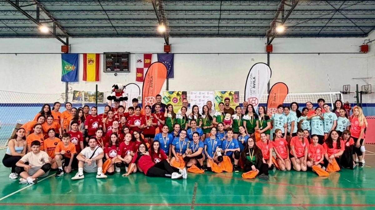 FOTOS | Arenas conquista el voleibol infantil y El Barco de Ávila domina el atletismo en los Juegos Escolares
