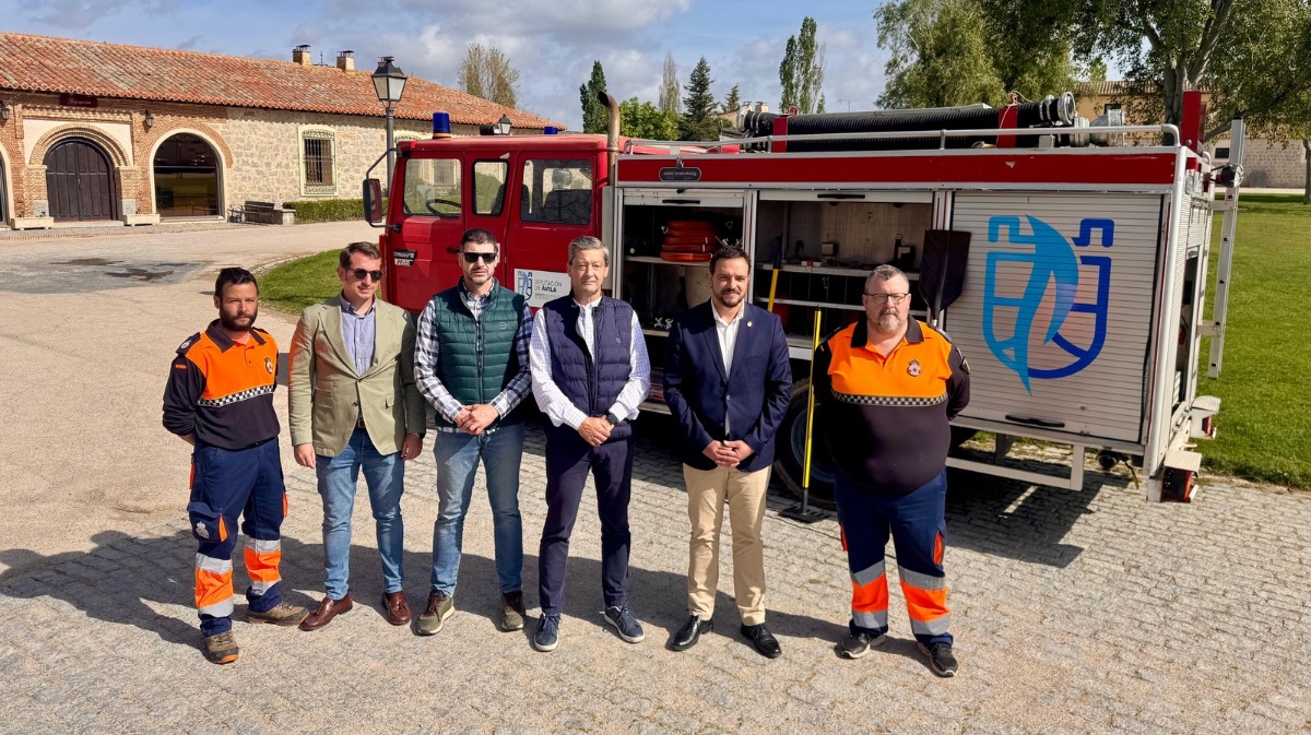 La Diputaci&oacute;n entrega una autobomba a El Arenal