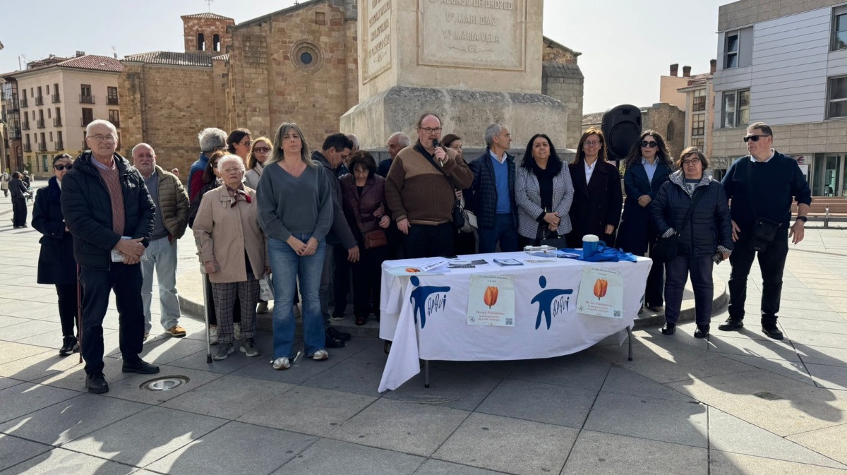 Más empatía y mejores servicios, porque “convivir con párkinson ya es un reto”