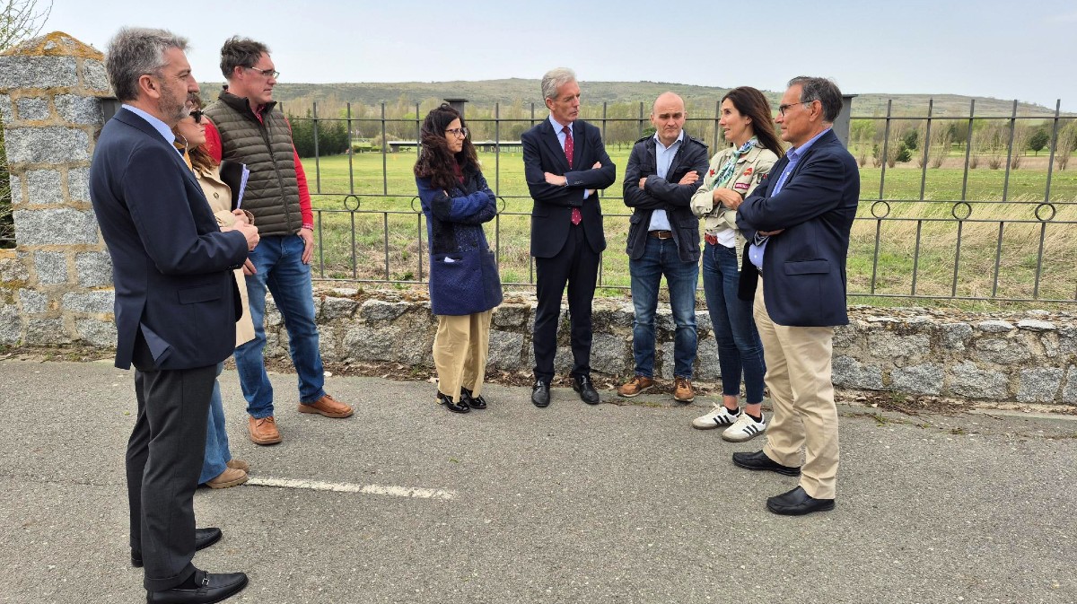 Visita a la senda ciclable de Natur&aacute;vila.