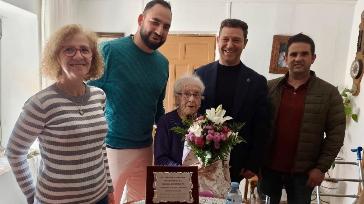 Cantiveros celebra los 100 a&ntilde;os de Ludivina Mu&ntilde;oz